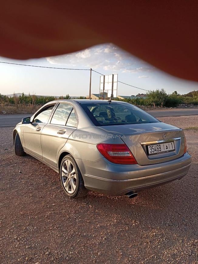 Mercedes-Benz 220 Diesel Automatique 2011 à Ifrane