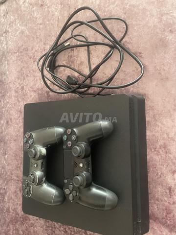 PS4 Slim avec 1 manette et 2 jeux - 2