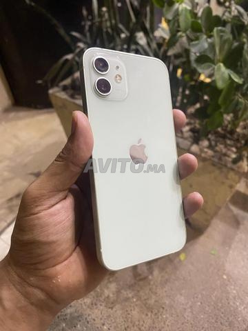 iPhone 12 normal officiel