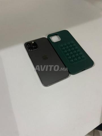 Je vends mon iPhone 12 Pro Max128 Go - 2