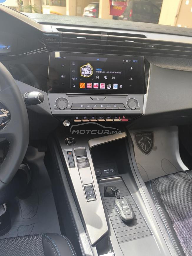 Peugeot 408 Allure hybride essence automatique 