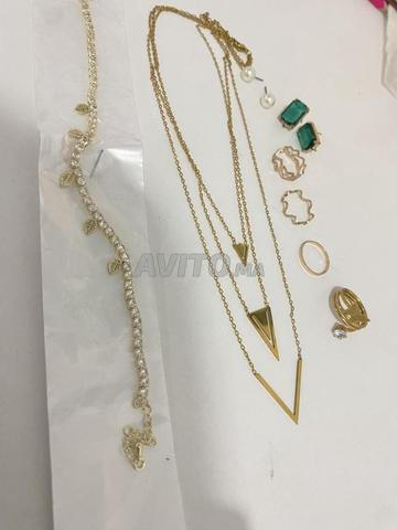 طقم مجوهرات نسائية مطلي بالذهب - 9 قطع - جديد