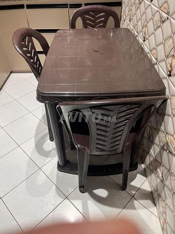 Je vends table avec 3 chaises - 2