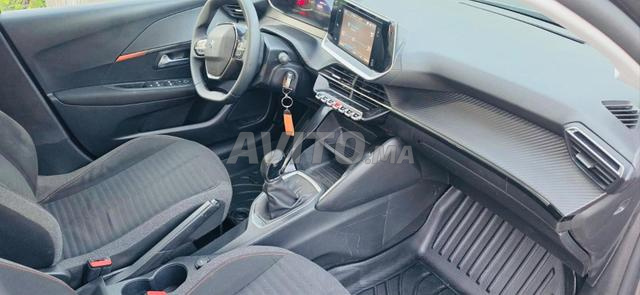 Peugeot 208 Diesel Manuelle 2023 à Salé - 2