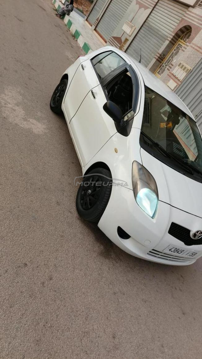Toyota yaris 2011 essence