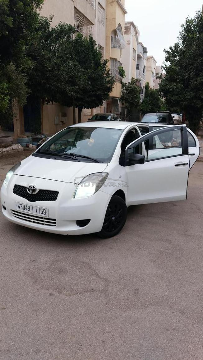 Toyota yaris 2011 essence