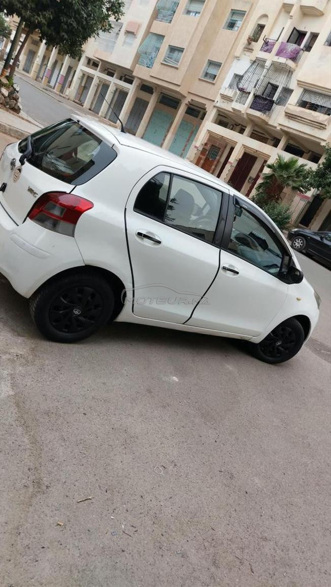 Toyota yaris 2011 essence