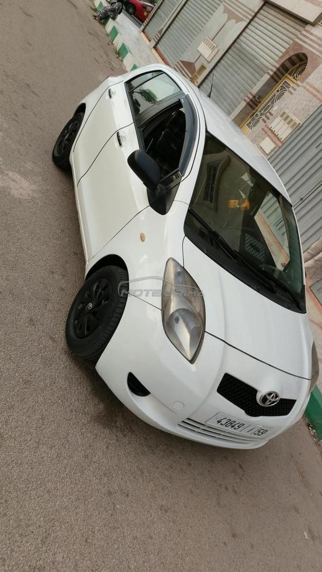 Toyota yaris 2011 essence