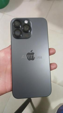 iPhone 15 Pro Max comme neuf - 2