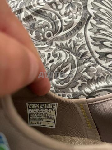 Skechers نسائية – مقاس 39 – جديدة