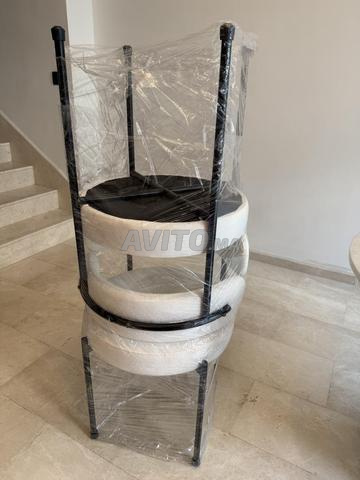 طاولة طعام مع أربعة كراسٍ (جديدة) - 2