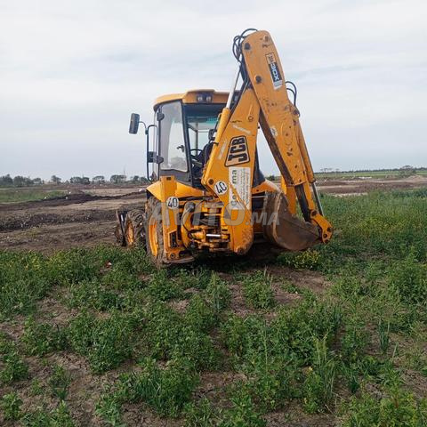 لودر حفار من طراز JCB - 2