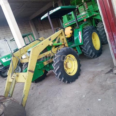 جرار John Deere 2008 مع لودر أمامي - 2
