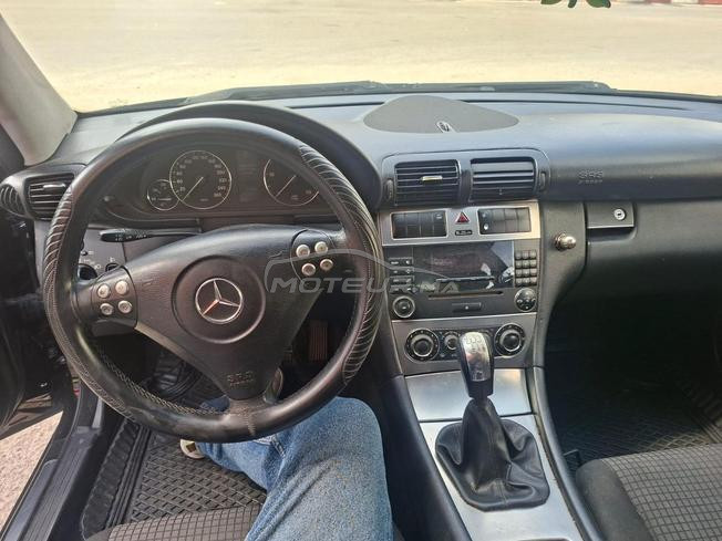Mercedes Benz 200 model 2004 8cv diesel