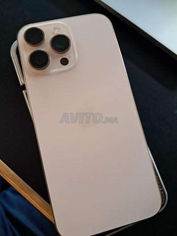 iPhone 16 Pro Max  – Très bon état