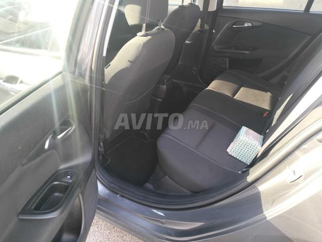 فيات Tipo هاتشباك 1,6 MultiJet 120 حصان DCT (BVA) من موديل 2020 - Lounge