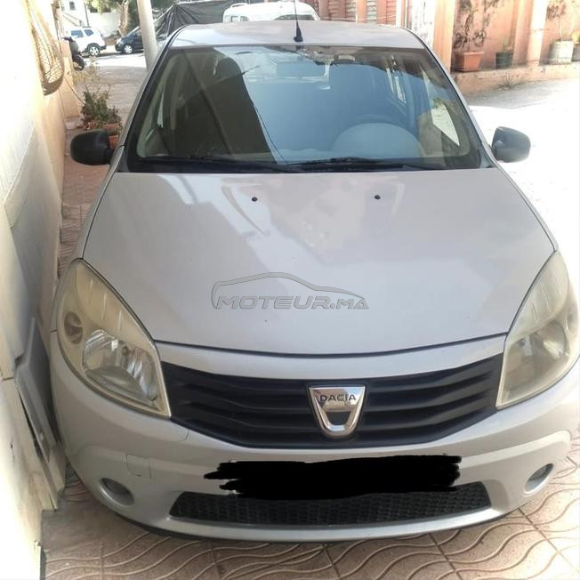 voiture dacia sandero très bon état 