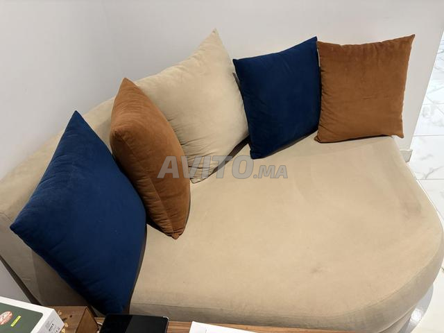 Fauteuil beige en tapisserie avec 5 coussins - 2