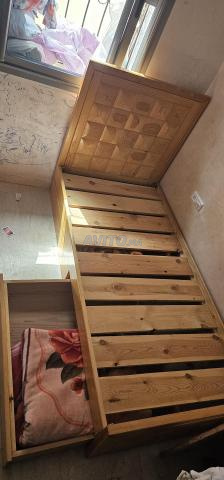 lit en bois massif - 2