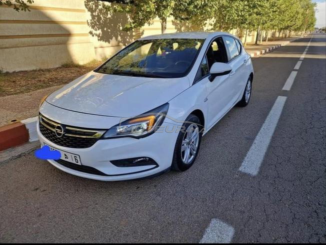 Opel astra 2017 à vendre