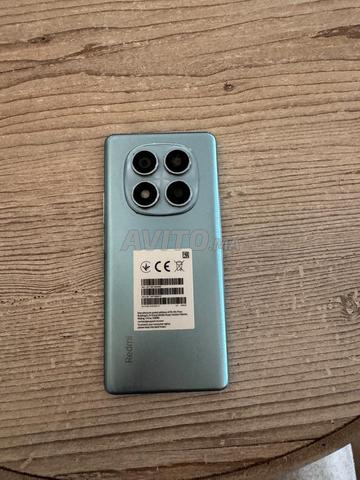 Téléphone en bon état utilisé pendant 4 mois avec garantie