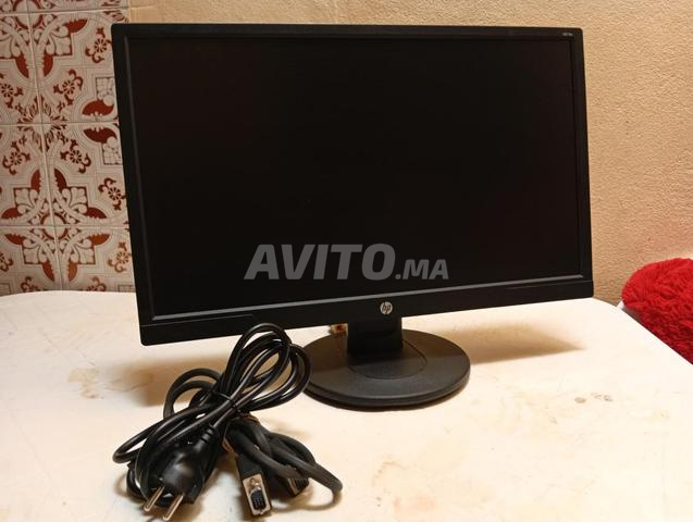 Moniteur HP V212a avec câble d'alimentation et VGA - 2