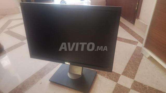 PC bureau utilisable avec moniteur et câble