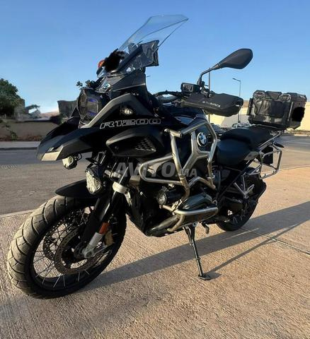 BMW Gs 1200Adv Triple Black en très bon état