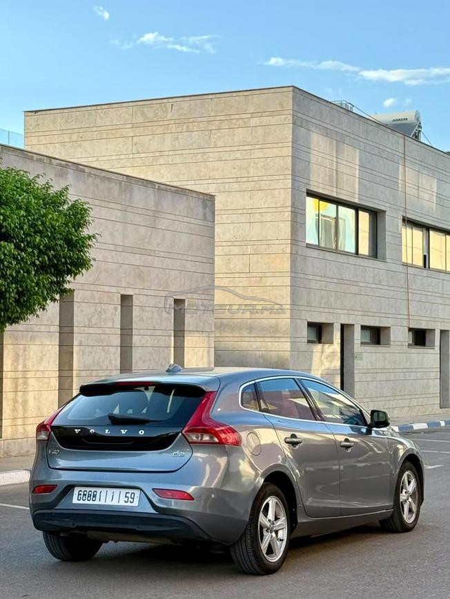 Volvo V40 D2 diésel model fin 2016 