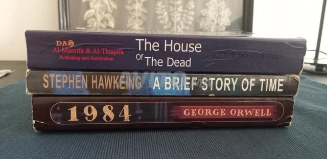 3× grands livres en anglais 60dh - 2