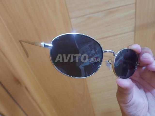 lunettes de soleil ovales neuves