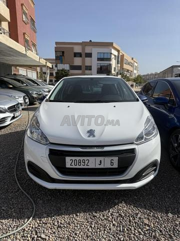 208 modèle 2018 40 mille km essence