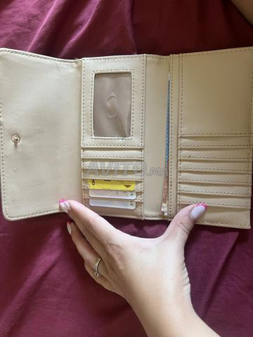 حقيبة Michael Kors ومحفظة Guess - 2