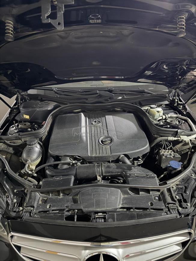 Mercedes E220 