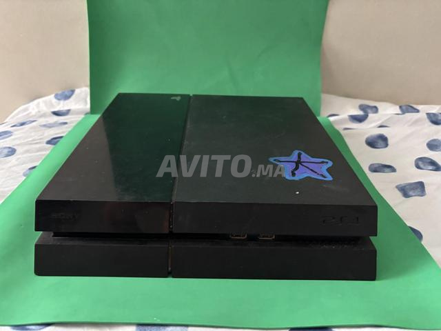 PlayStation 4 très bon état à Aïn Chock Sony - 2