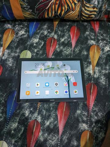 Tablette Huawei 32 Go, 4 Go de RAM - 2