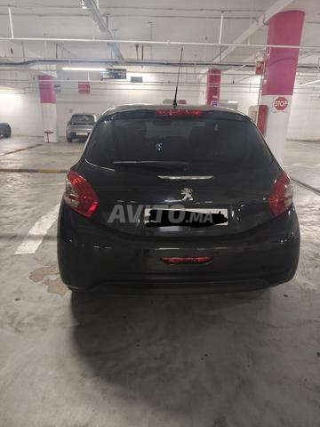 Peugeot 208 Diesel Manuelle 2015 à Casablanca - 2
