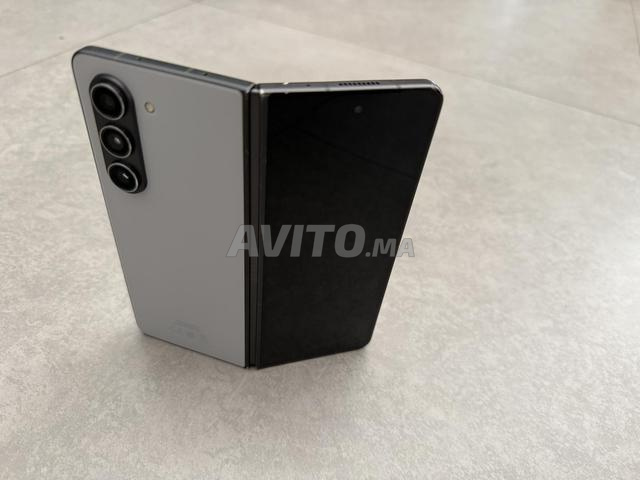 SAMSUNG GALAXY Z FOLD 5 12RAM 512GB / J'ai un magasin