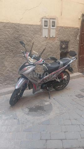 Moto docker - 2