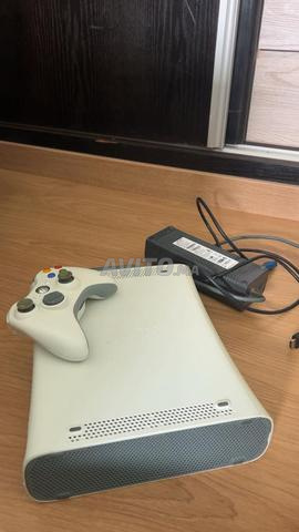 xbox 360 avec manette et équipement - 2