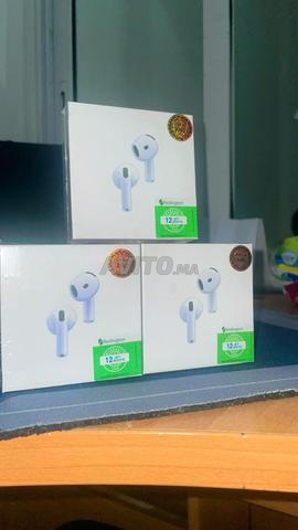 AirPods جديدة، أنت الذي كتبت لهم، إذا كنت مهتمًا، مرحبًا،