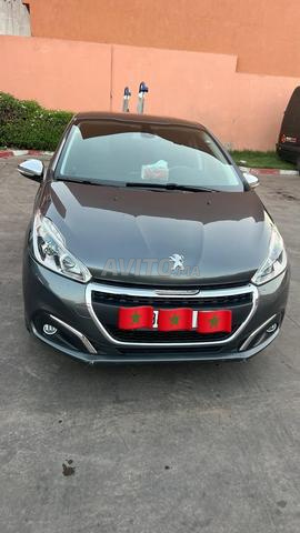 Peugeot 208 diesel 2017, toutes options - 2