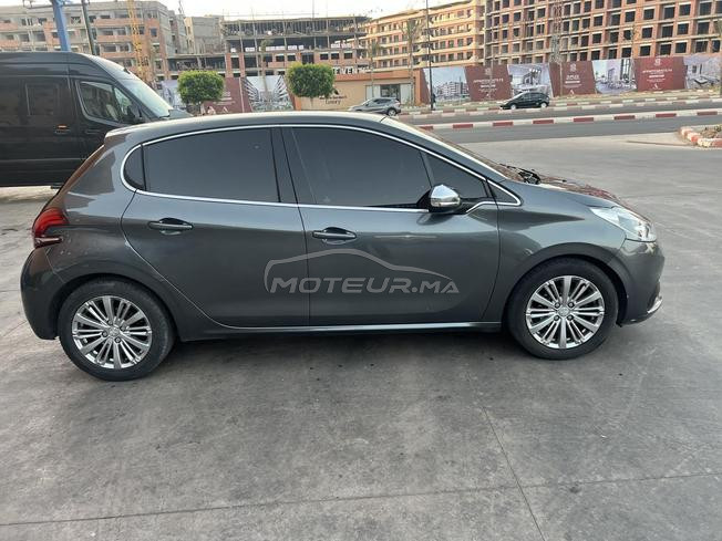Peugeot 208  diesel 2017 toutes options 