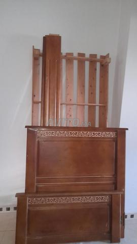 Lit robuste à 700 dirhams