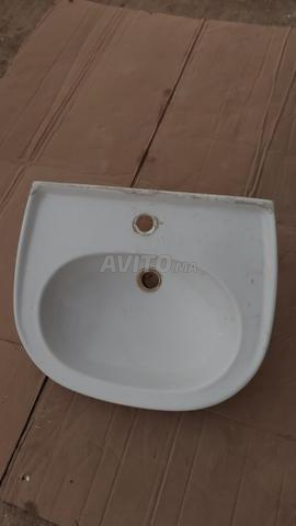 Lavabo 60 سم - لافابو سيراميك أبيض بحالة جيدة - 2