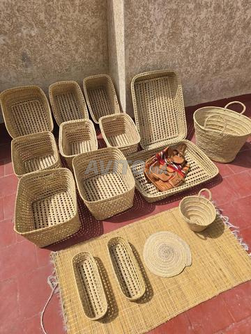 Ensemble de paniers et de nattes fabriqués à la main en doum naturel