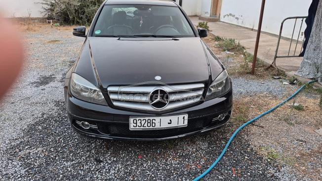 Mercedes-Benz 220 Diesel Automatique 2010 à Temara