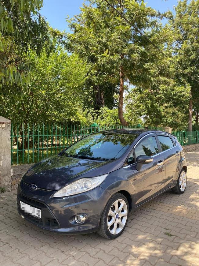 FORD FIESTA TITANIUM