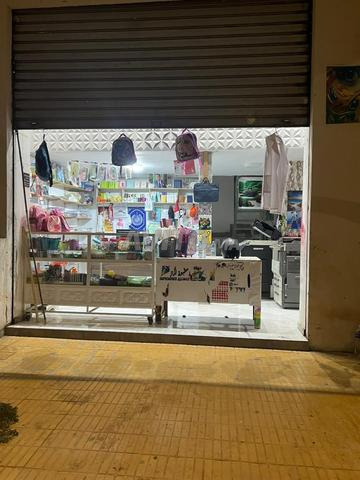 Magasin commercial à vendre sur une rue principale - 2