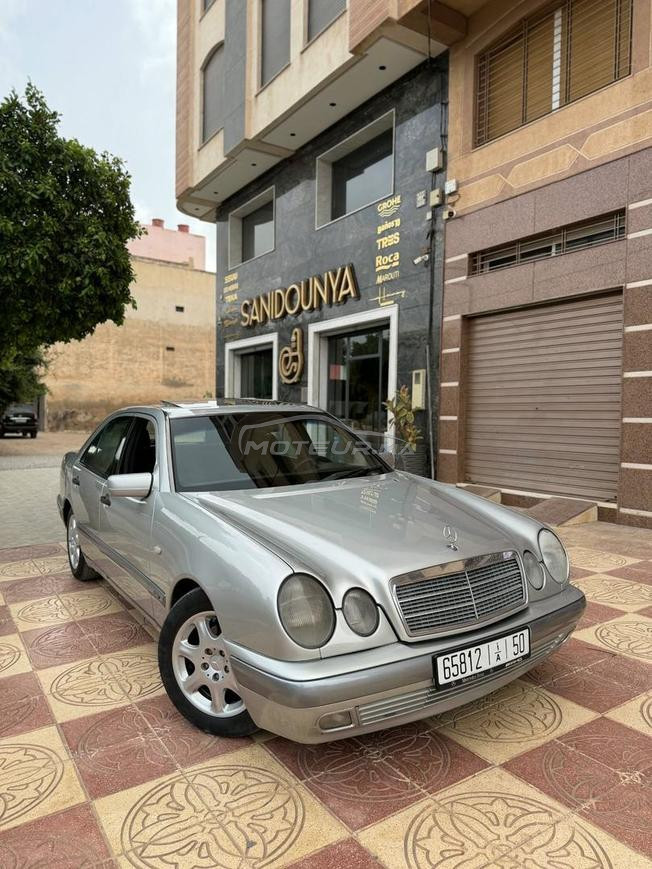 Mercedes-Benz 220 Diesel Manuelle 1999 à Nador
